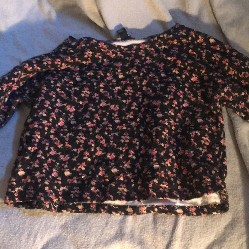 Long sleeve floral crop top